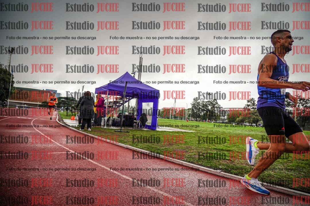 Fotos de los 5000 m de mujeres y varones - serie 3