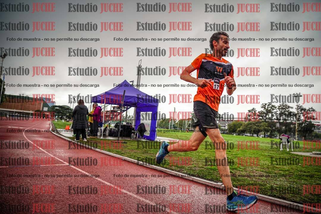 Fotos de los 5000 m de mujeres y varones - serie 3