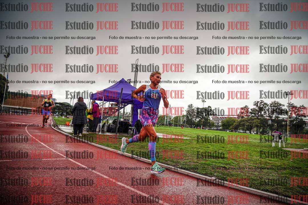 Fotos de los 5000 m de mujeres y varones - serie 3
