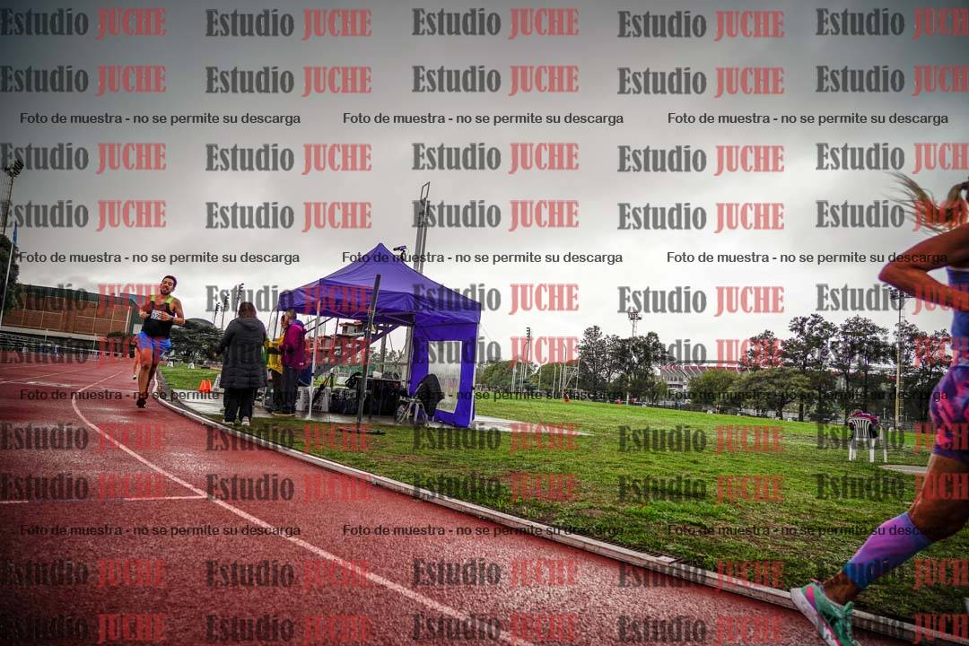 Fotos de los 5000 m de mujeres y varones - serie 3