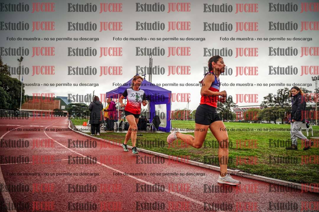 Fotos de los 5000 m de mujeres y varones - serie 3