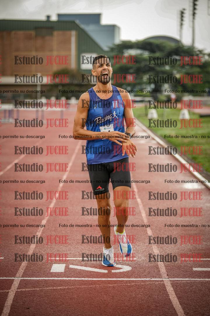 Fotos de los 5000 m de mujeres y varones - serie 3