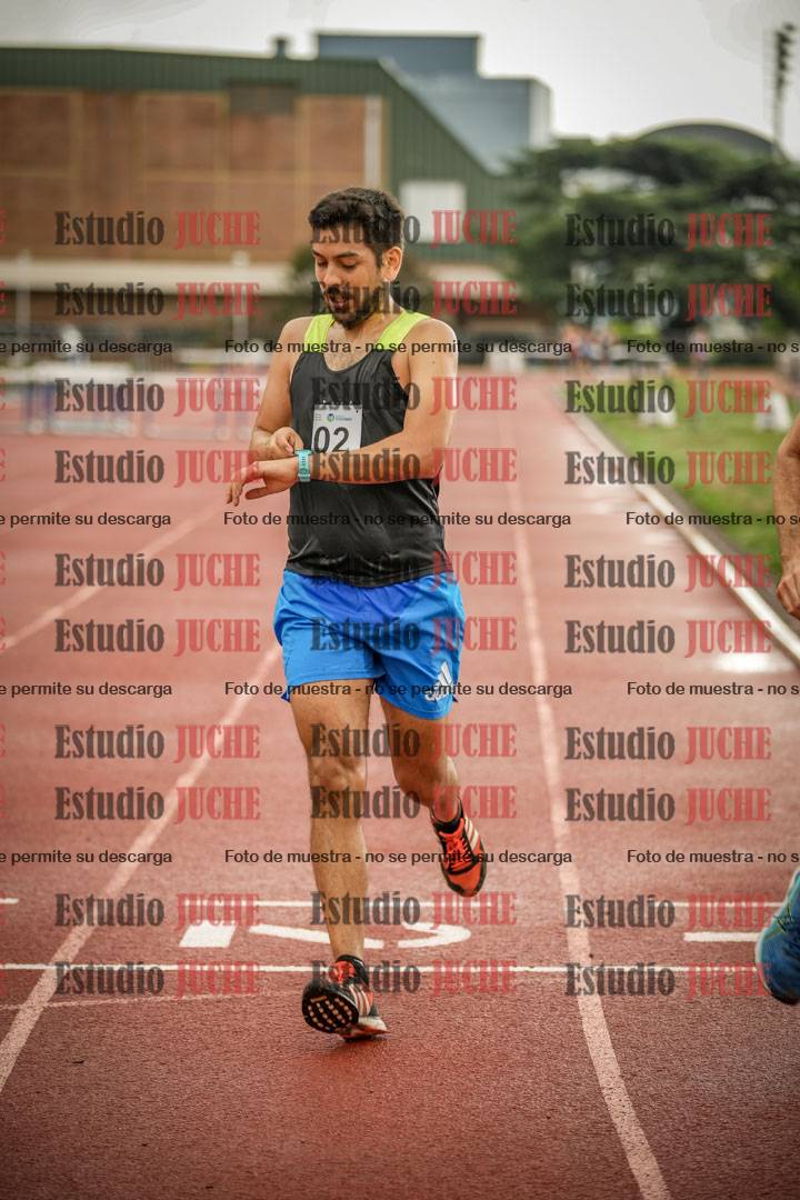 Fotos de los 5000 m de mujeres y varones - serie 3