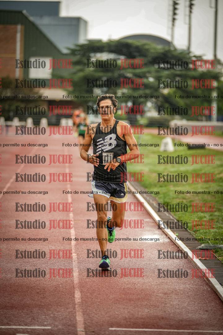 Fotos de los 5000 m de mujeres y varones - serie 3