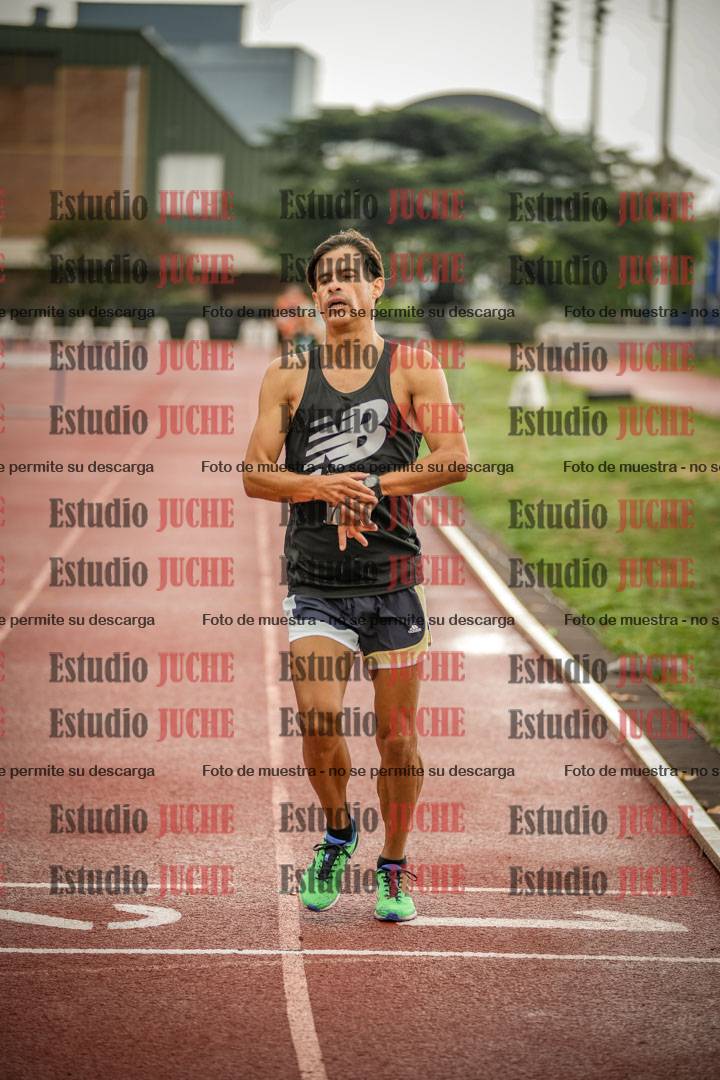 Fotos de los 5000 m de mujeres y varones - serie 3
