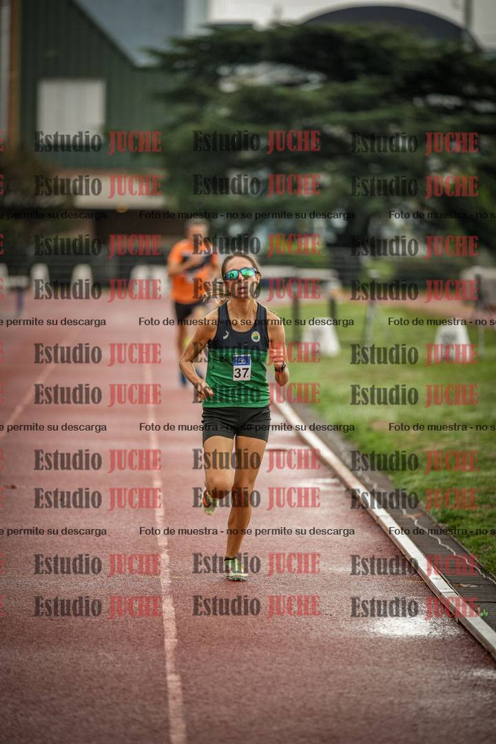Fotos de los 5000 m de mujeres y varones - serie 3