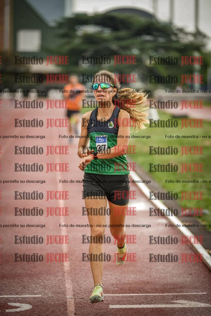 Fotos de los 5000 m de mujeres y varones - serie 3