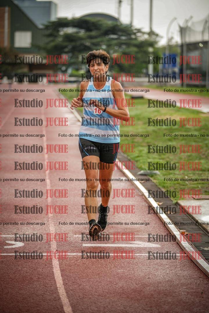 Fotos de los 5000 m de mujeres y varones - serie 3