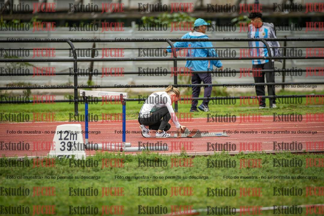 Fotos de los 295 m con vallas de mujeres