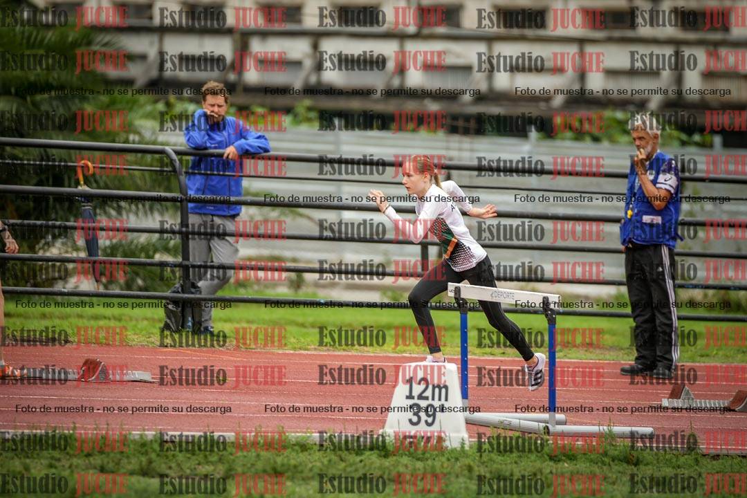 Fotos de los 295 m con vallas de mujeres