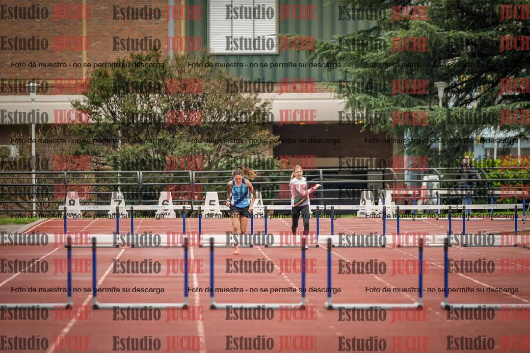 Fotos de los 295 m con vallas de mujeres