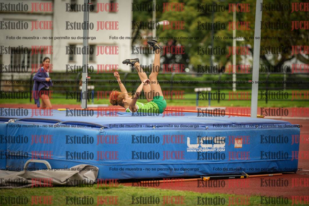 Fotos del salto en alto - incluye todos los grupos