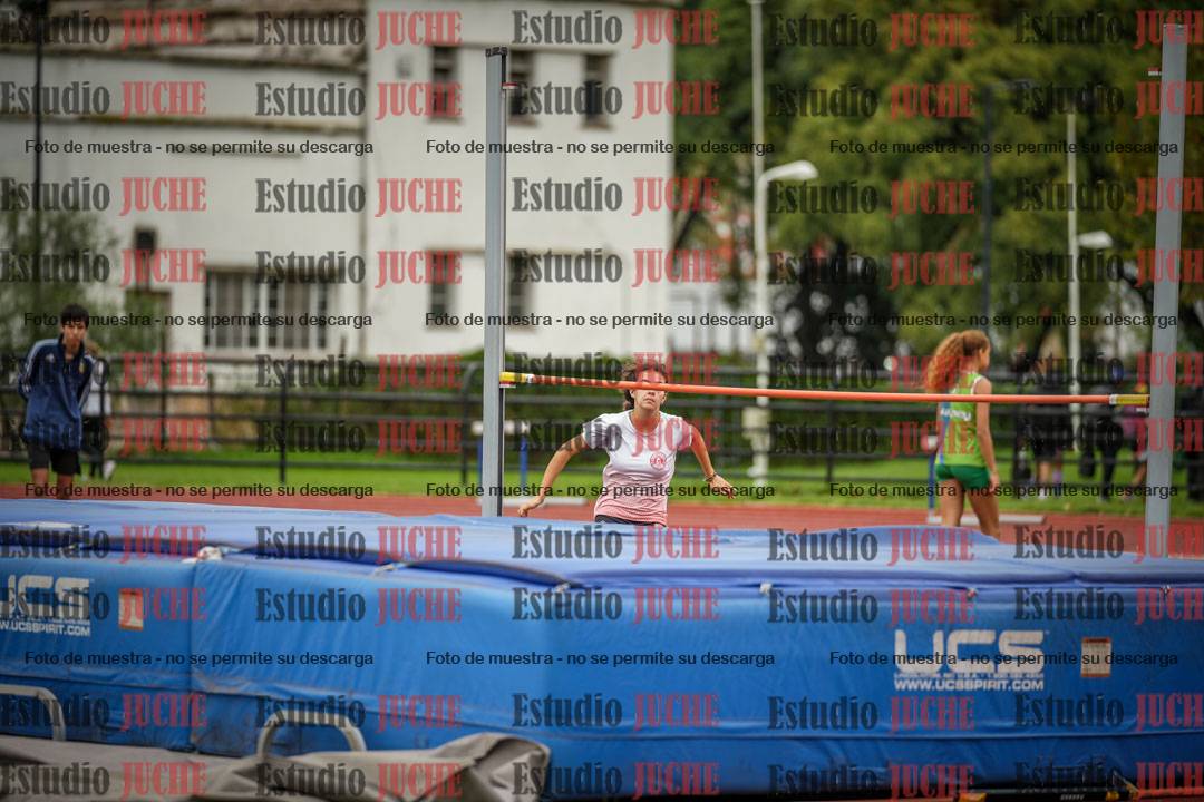 Fotos del salto en alto - incluye todos los grupos