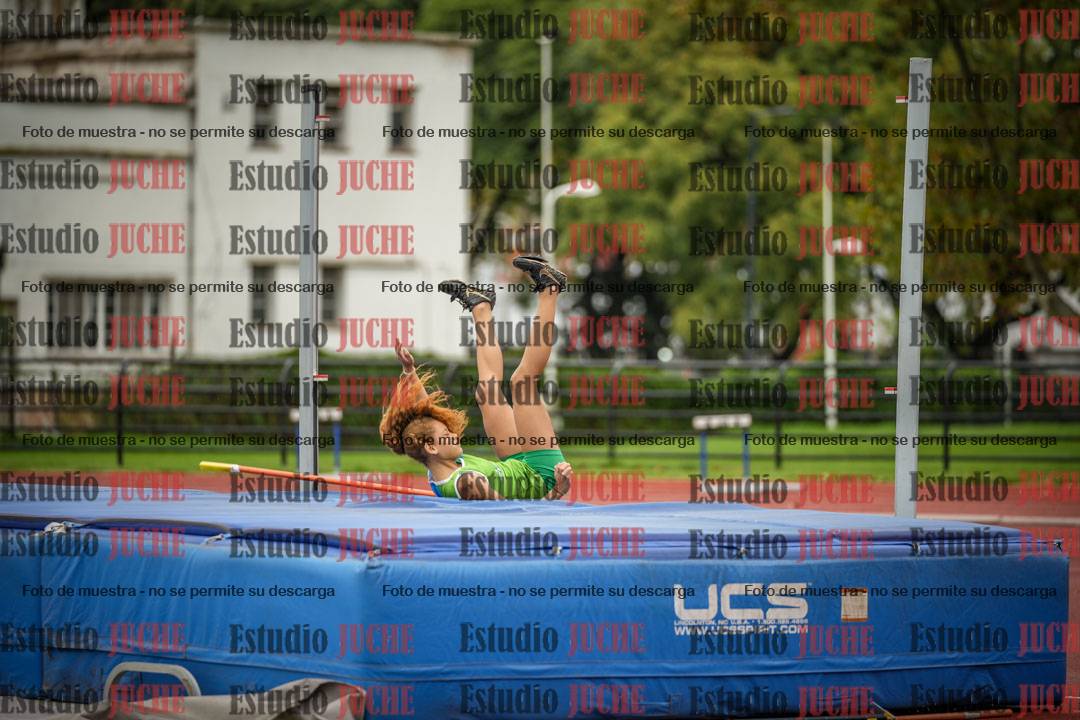 Fotos del salto en alto - incluye todos los grupos