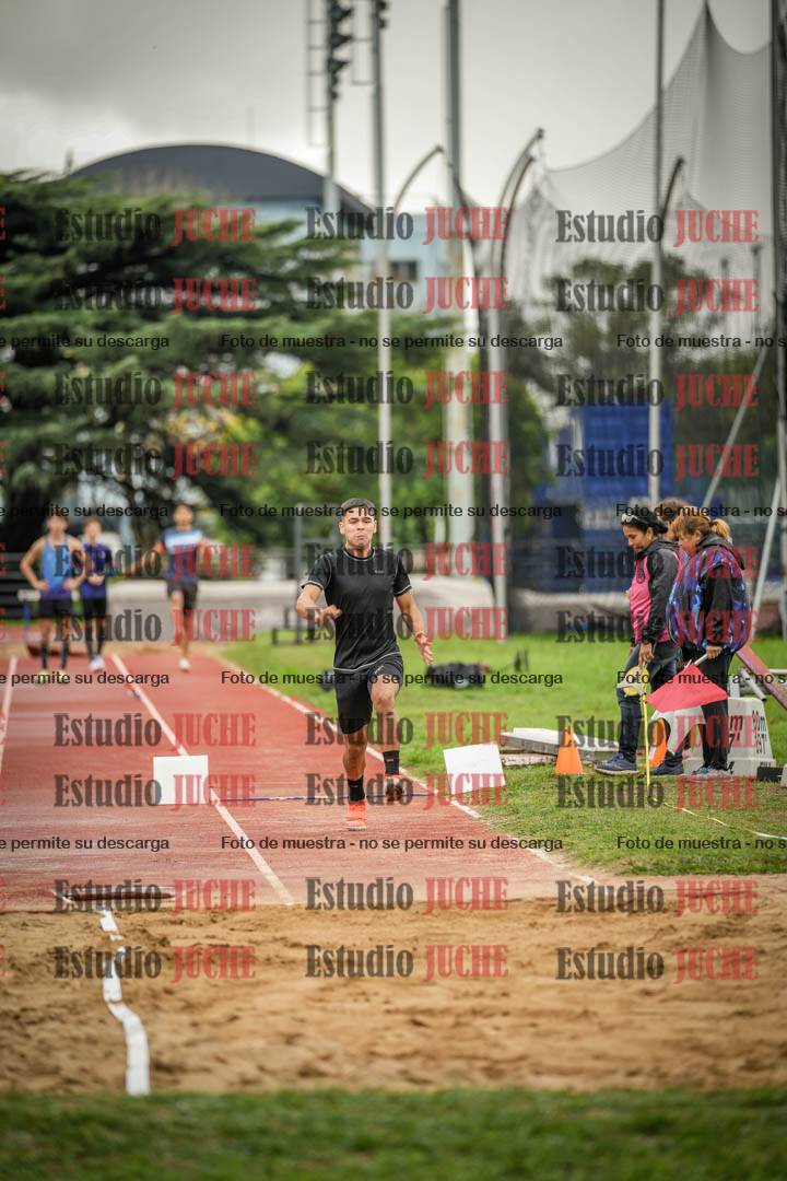 Fotos del salto triple - incluye todas las tandas