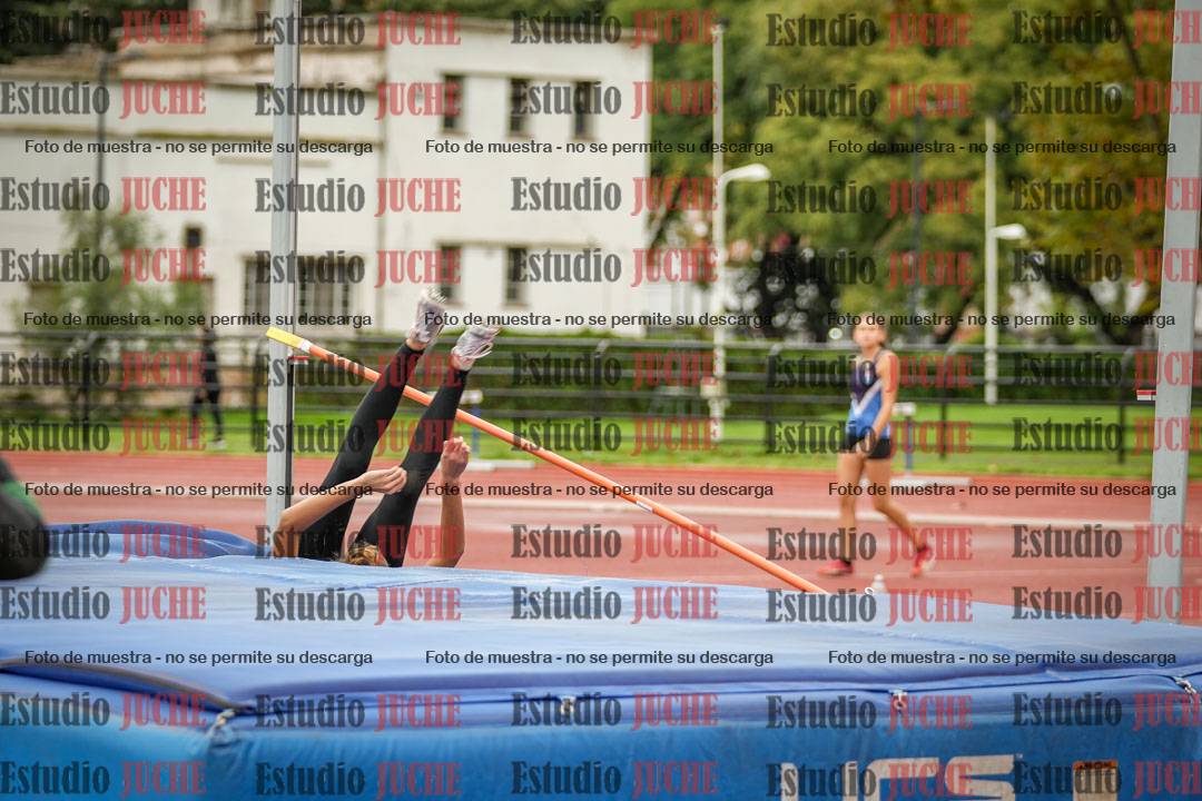 Fotos del salto en alto - incluye todos los grupos