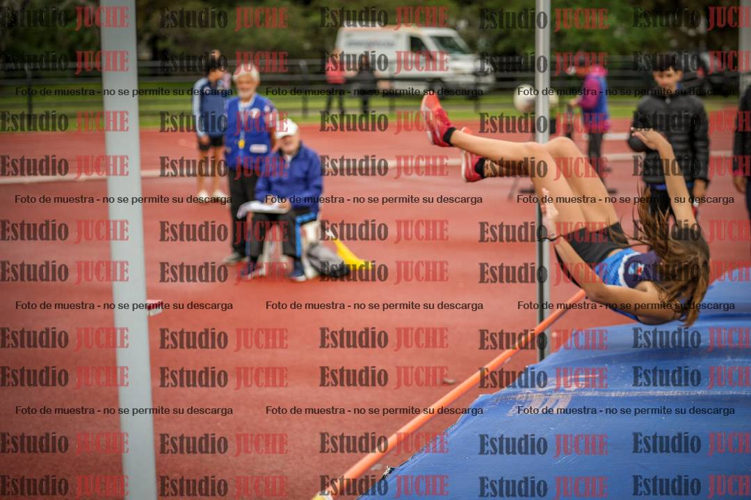 Fotos del salto en alto - incluye todos los grupos