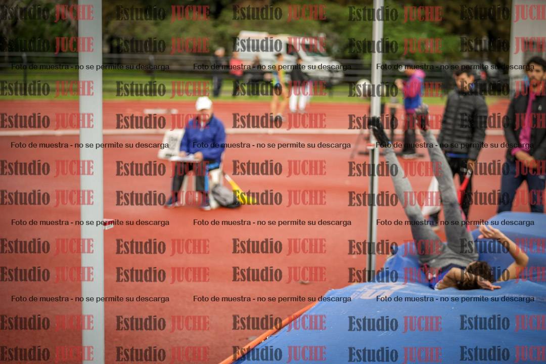 Fotos del salto en alto - incluye todos los grupos