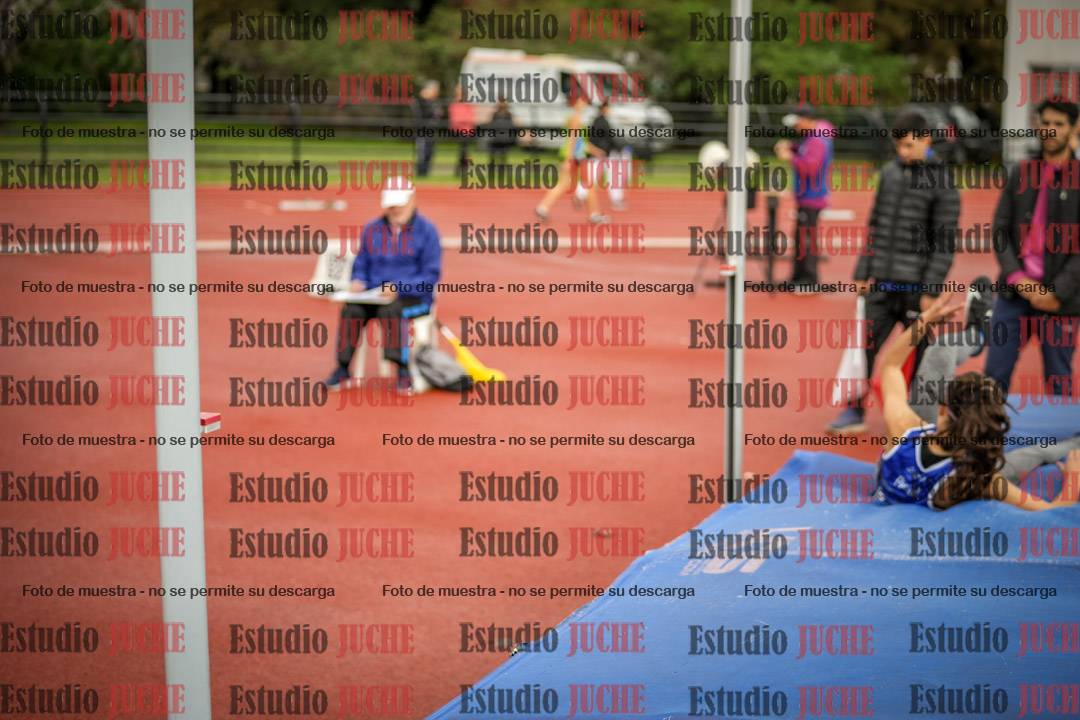 Fotos del salto en alto - incluye todos los grupos