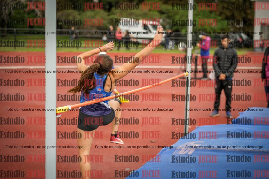 Fotos del salto en alto - incluye todos los grupos