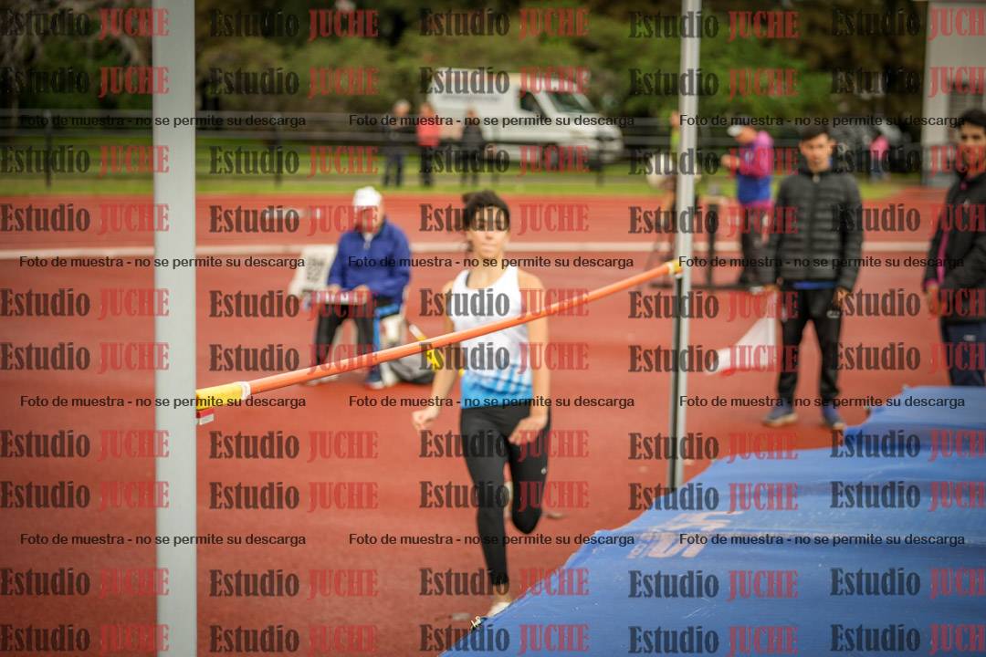 Fotos del salto en alto - incluye todos los grupos