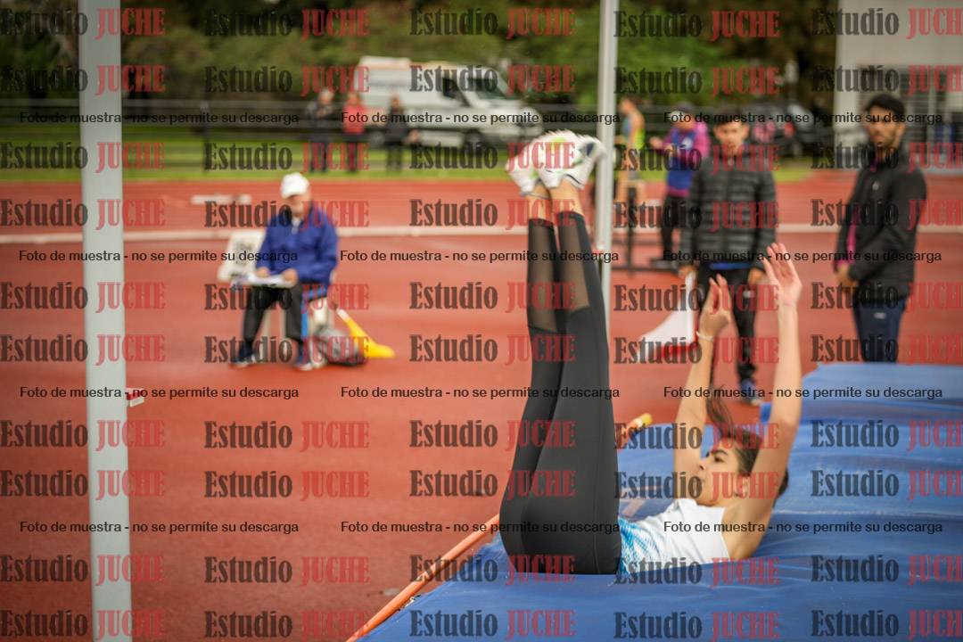 Fotos del salto en alto - incluye todos los grupos