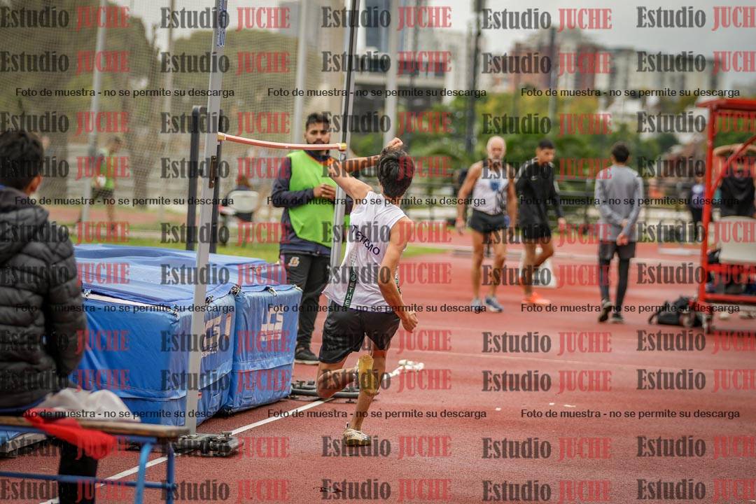Fotos del salto en alto - incluye todos los grupos