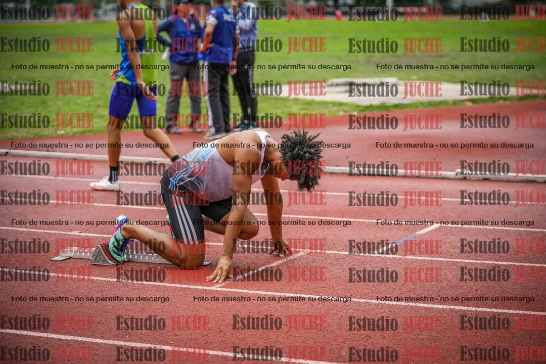 Fotos de los 400 m con vallas de varones