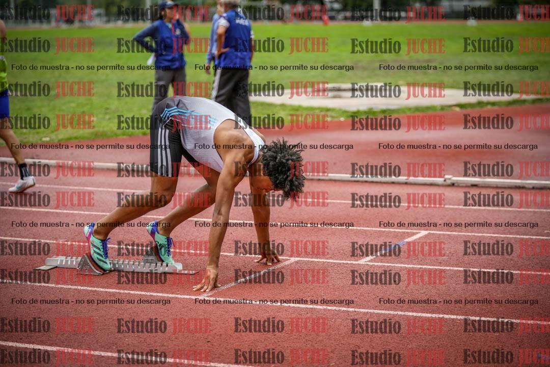 Fotos de los 400 m con vallas de varones