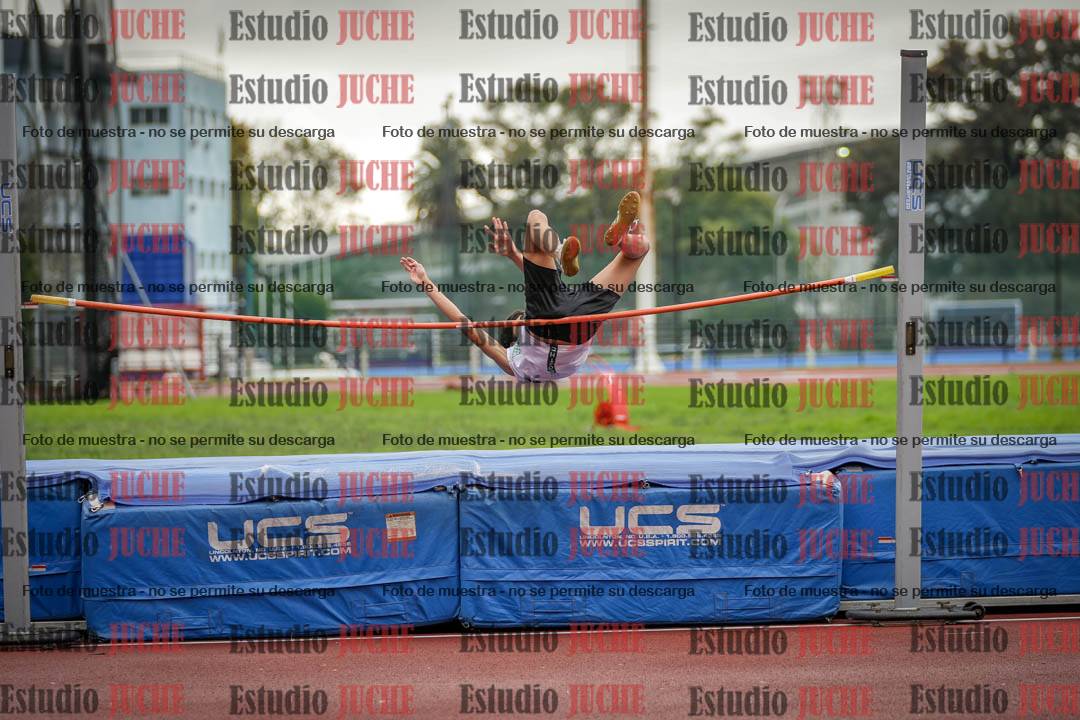 Fotos del salto en alto - incluye todos los grupos