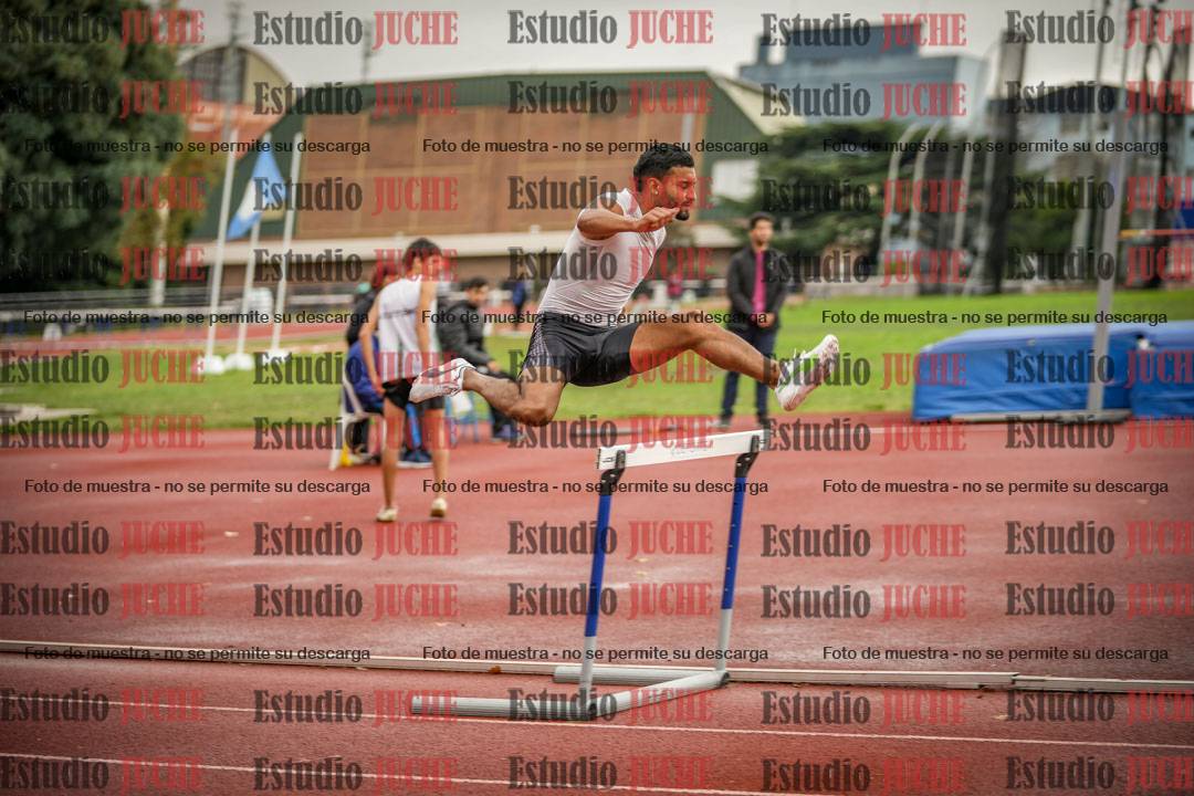 Fotos de los 400 m con vallas de varones