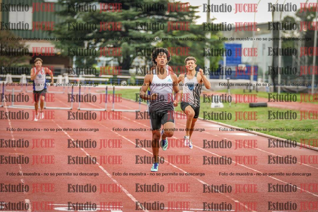 Fotos de los 400 m con vallas de varones