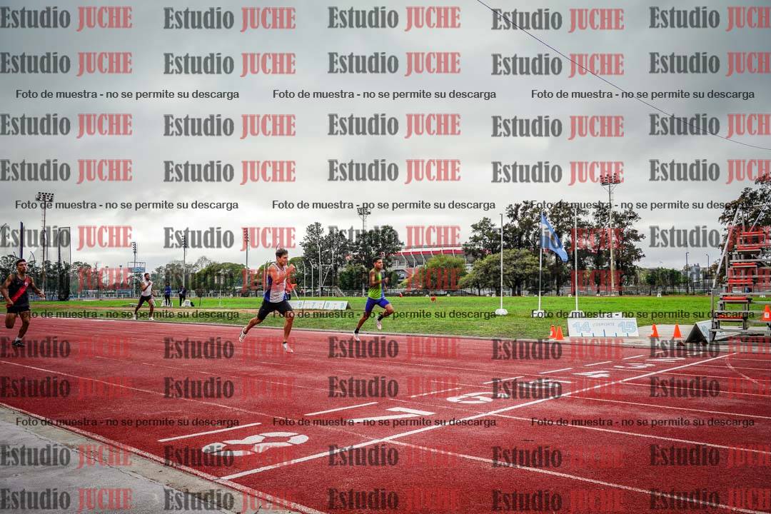 Fotos de los 400 m con vallas de varones