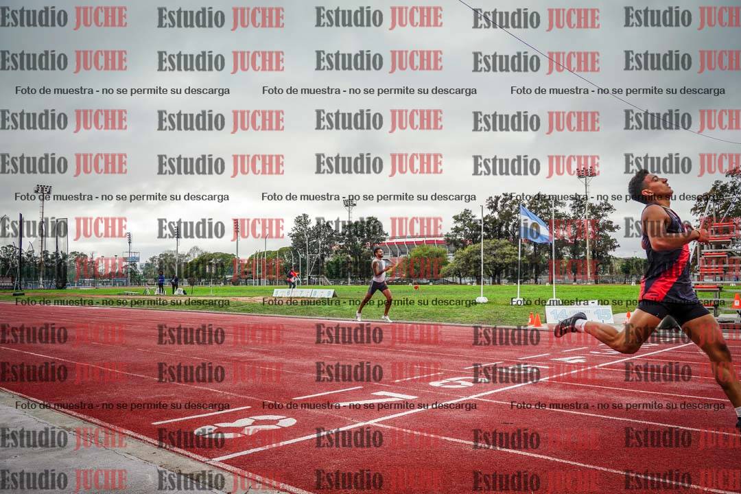 Fotos de los 400 m con vallas de varones