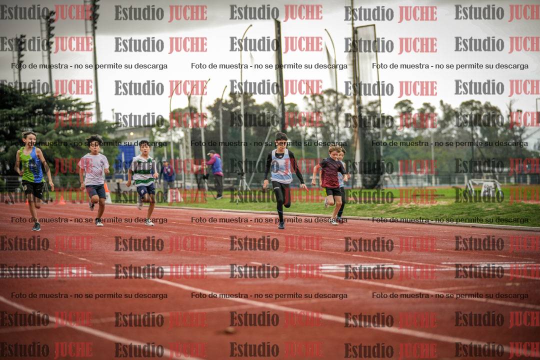Fotos de los 50 m llanos de varones