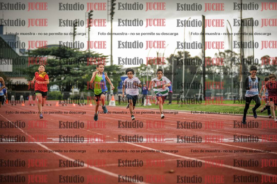 Fotos de los 50 m llanos de varones