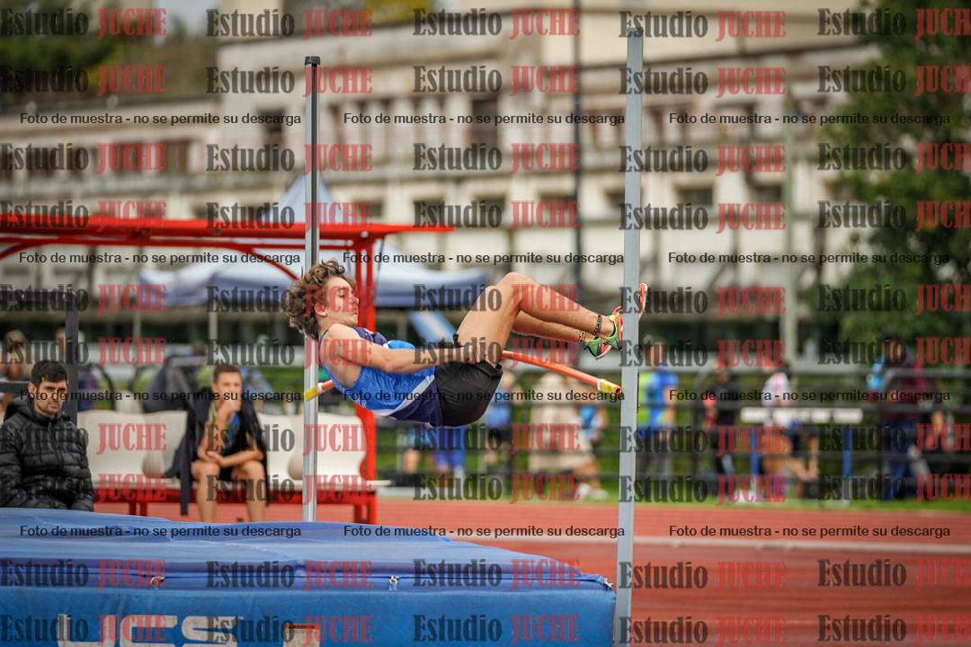 Fotos del salto en alto - incluye todos los grupos