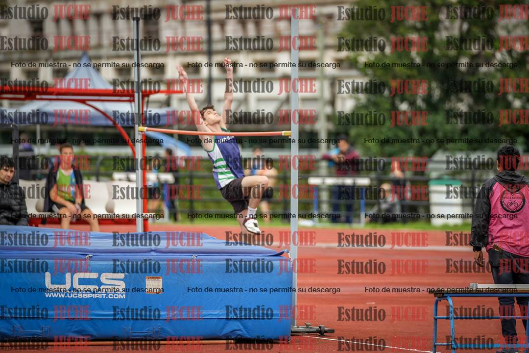 Fotos del salto en alto - incluye todos los grupos