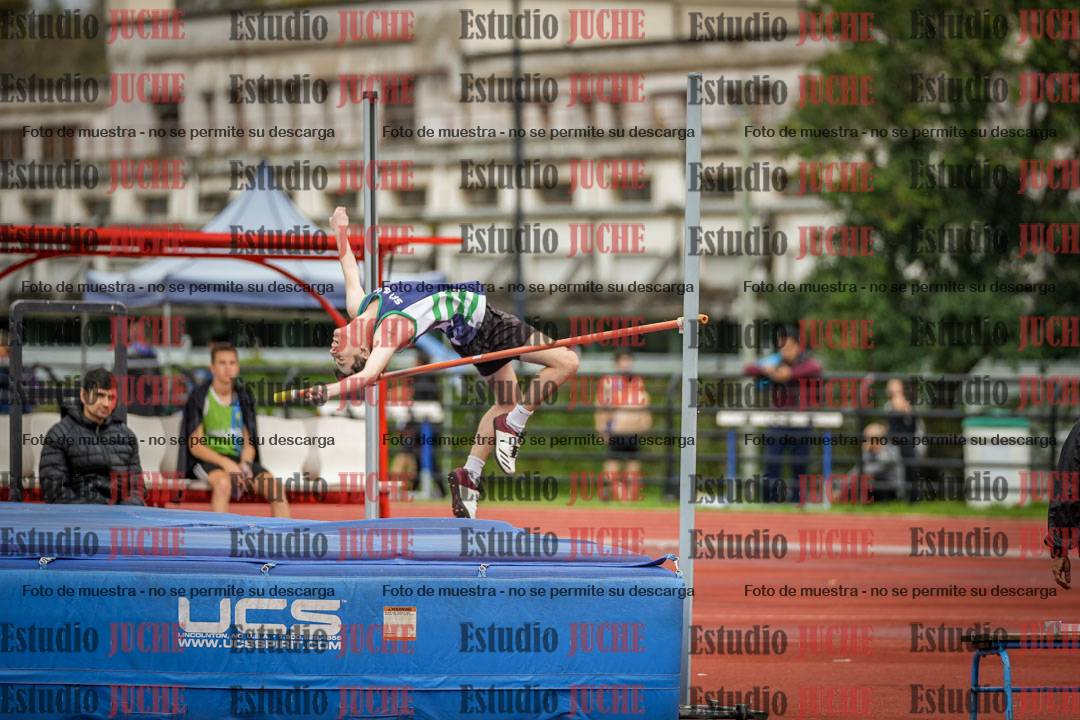 Fotos del salto en alto - incluye todos los grupos