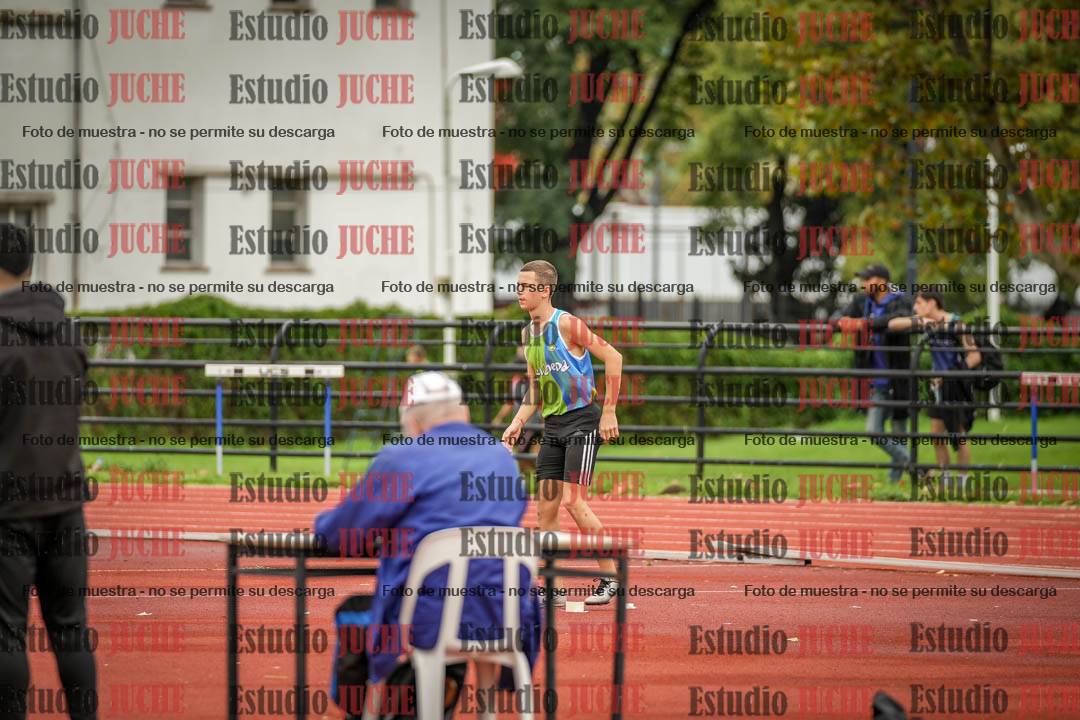Fotos del salto en alto - incluye todos los grupos