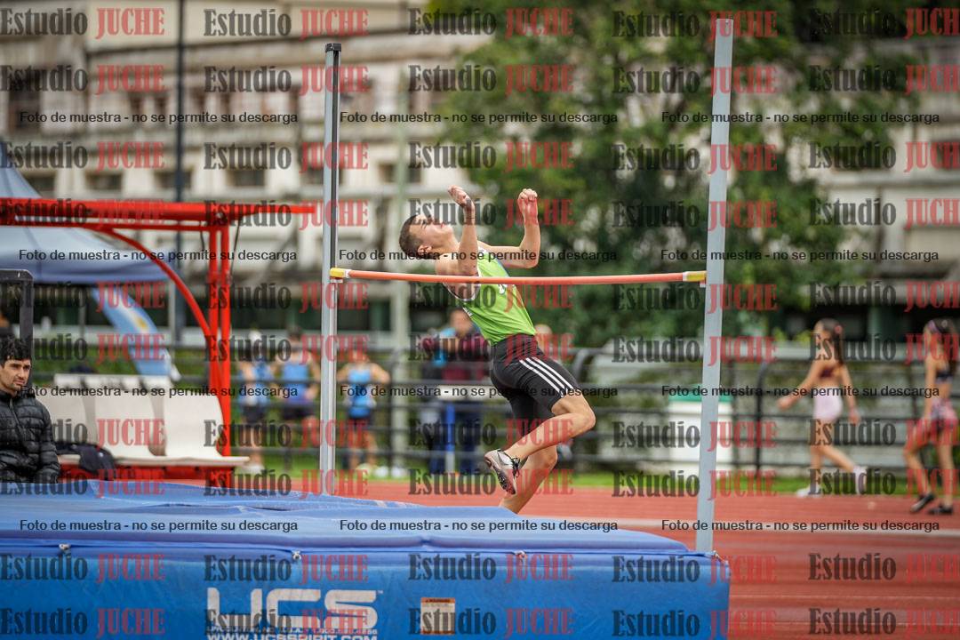 Fotos del salto en alto - incluye todos los grupos