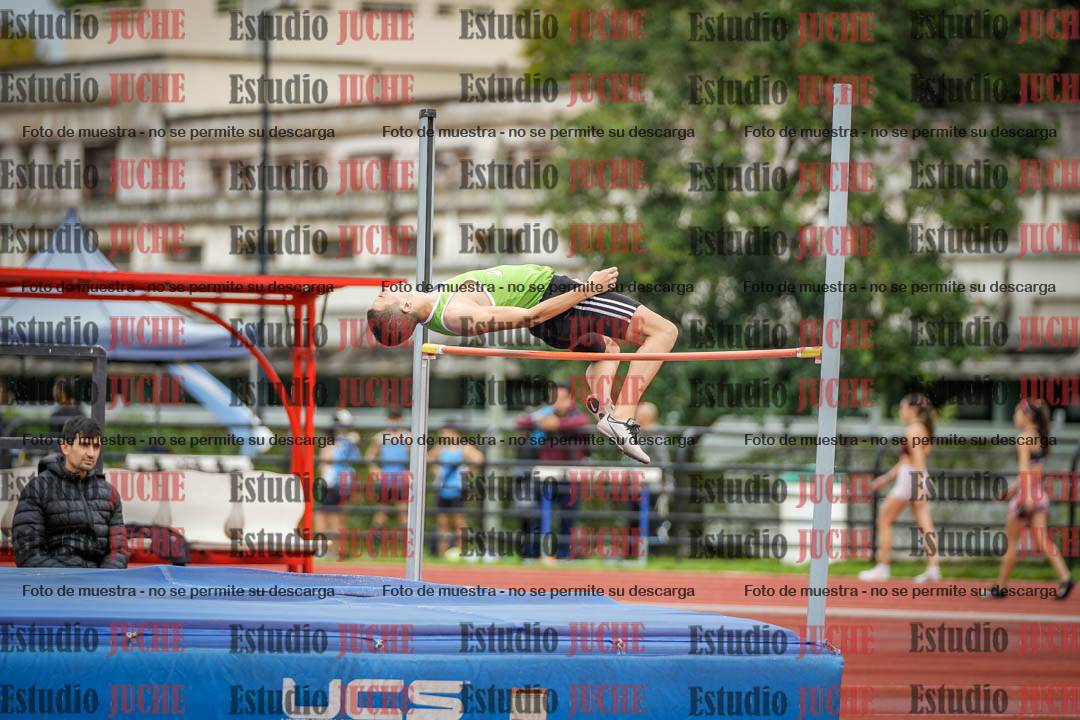 Fotos del salto en alto - incluye todos los grupos