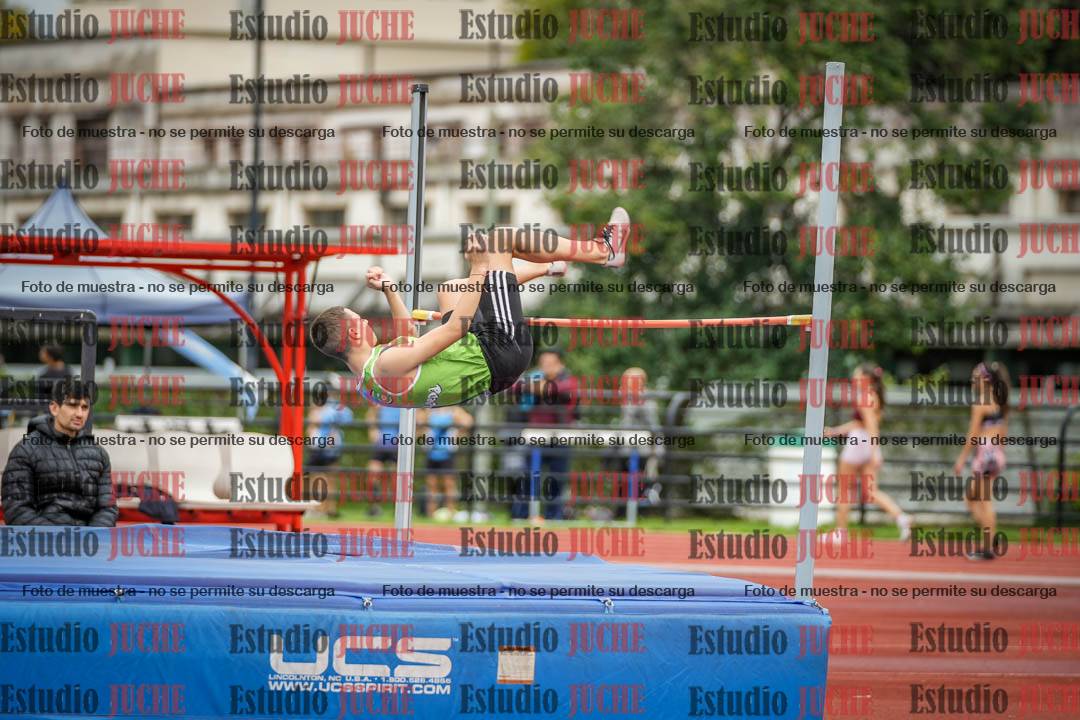 Fotos del salto en alto - incluye todos los grupos