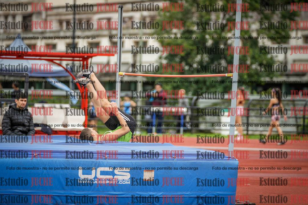 Fotos del salto en alto - incluye todos los grupos