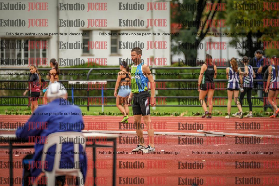 Fotos del salto en alto - incluye todos los grupos