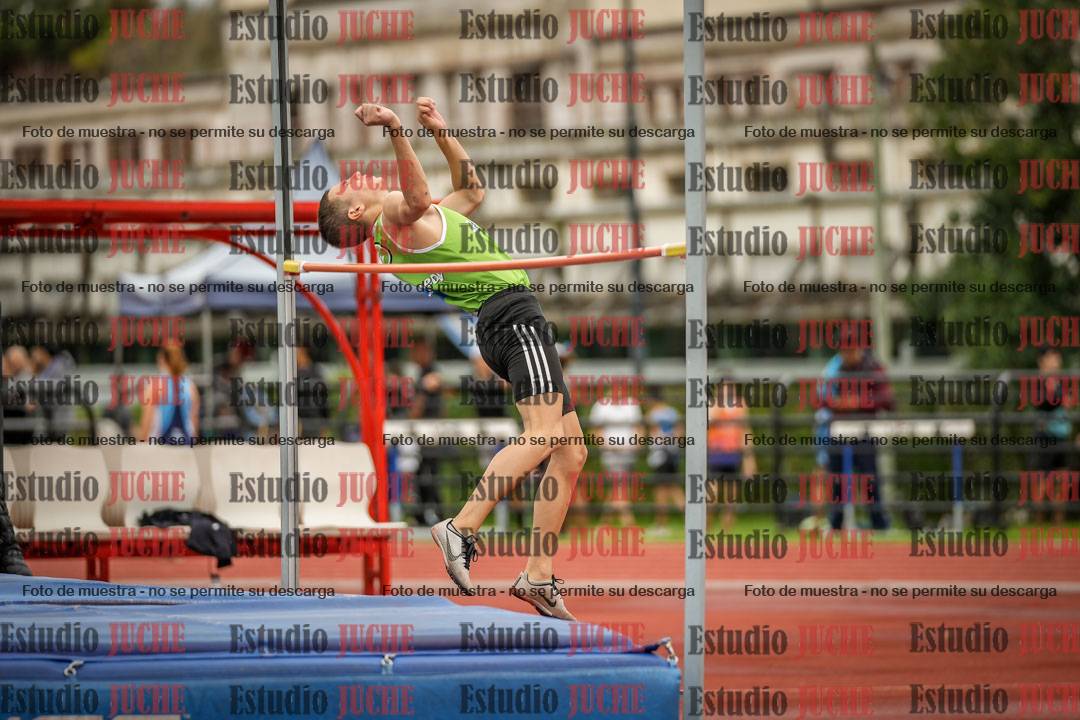 Fotos del salto en alto - incluye todos los grupos