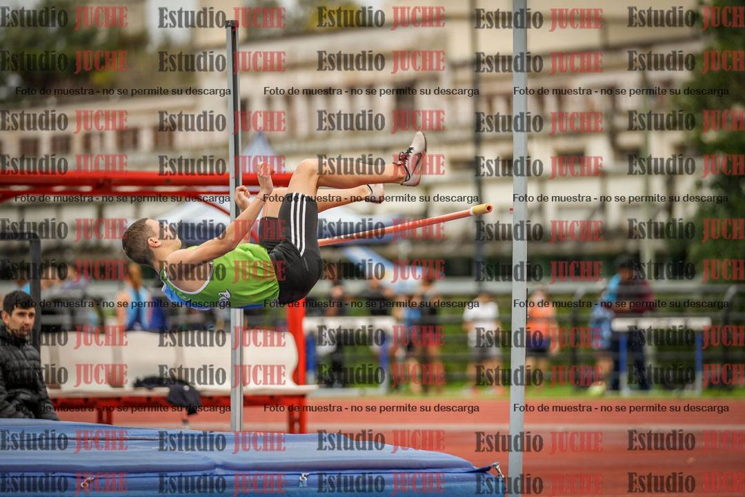 Fotos del salto en alto - incluye todos los grupos