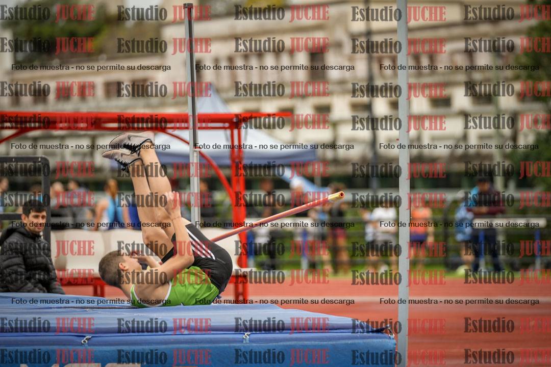Fotos del salto en alto - incluye todos los grupos