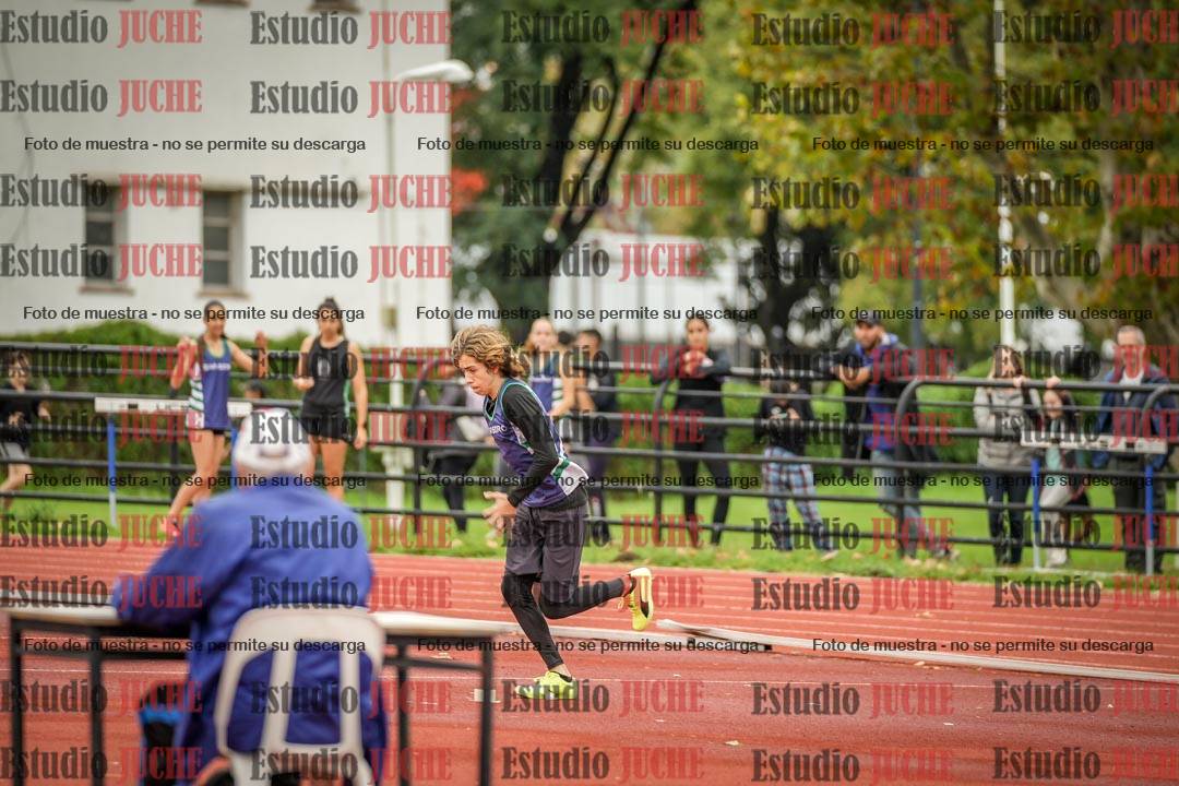 Fotos del salto en alto - incluye todos los grupos