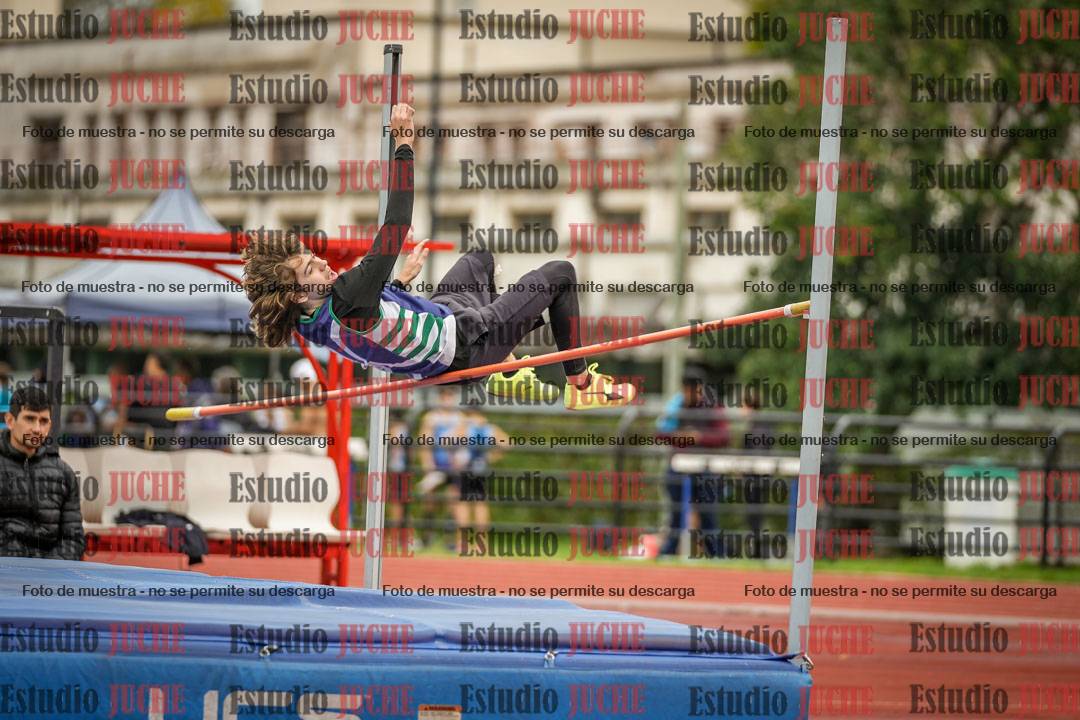 Fotos del salto en alto - incluye todos los grupos